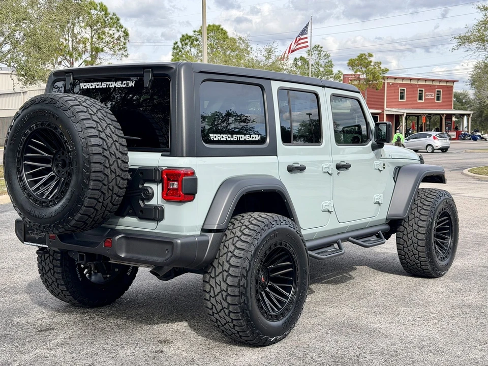 2024 Jeep JL Wrangler - Image 7 of 21