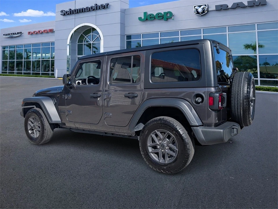 2024 Jeep JL Wrangler - Image 5 of 12