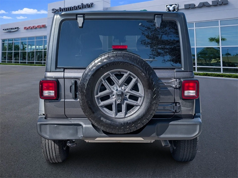 2024 Jeep JL Wrangler - Image 6 of 12