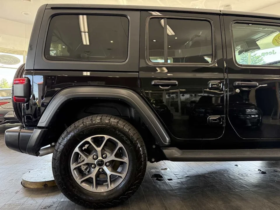 2024 Jeep JL Wrangler - Image 8 of 21
