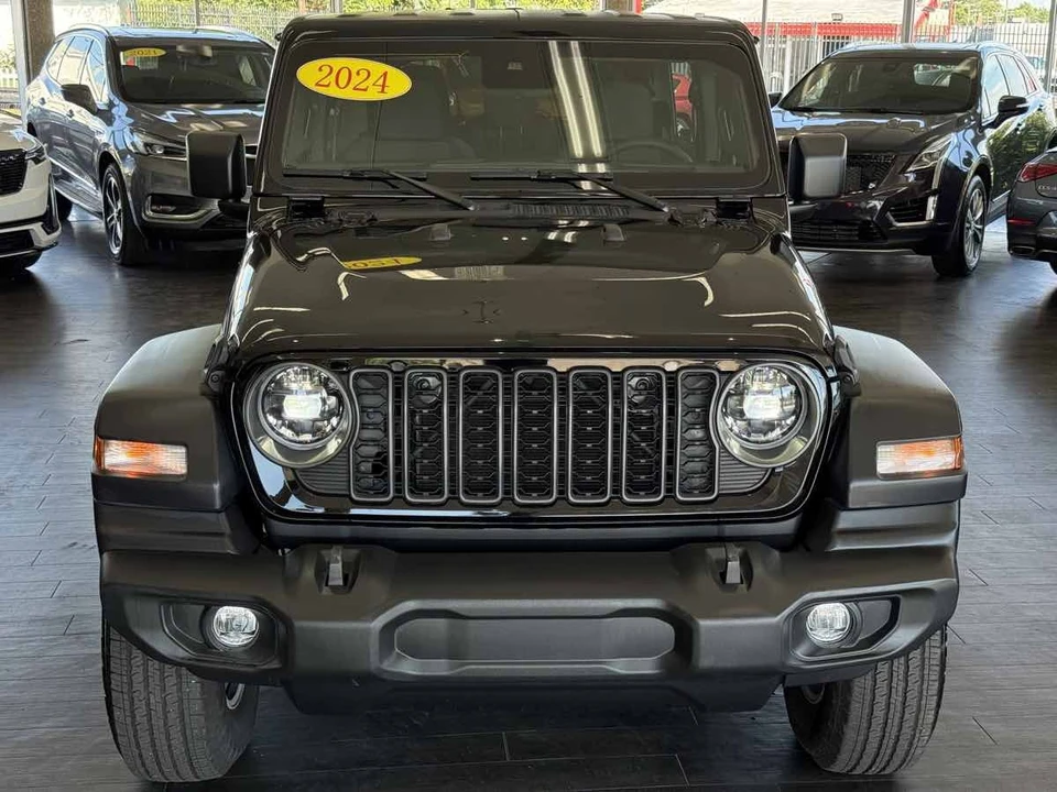 2024 Jeep JL Wrangler - Image 5 of 21