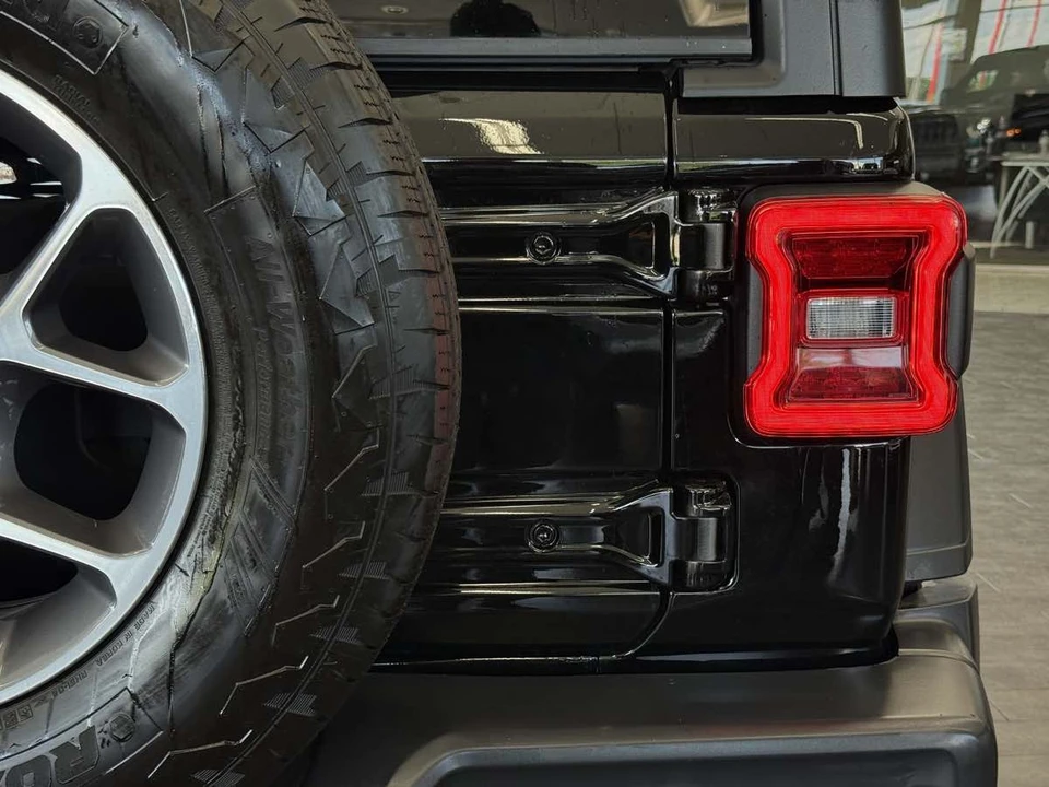 2024 Jeep JL Wrangler - Image 15 of 21