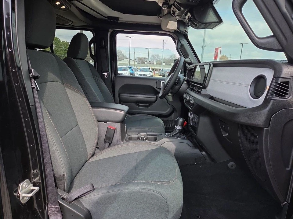 2024 Jeep JL Wrangler - Image 21 of 21