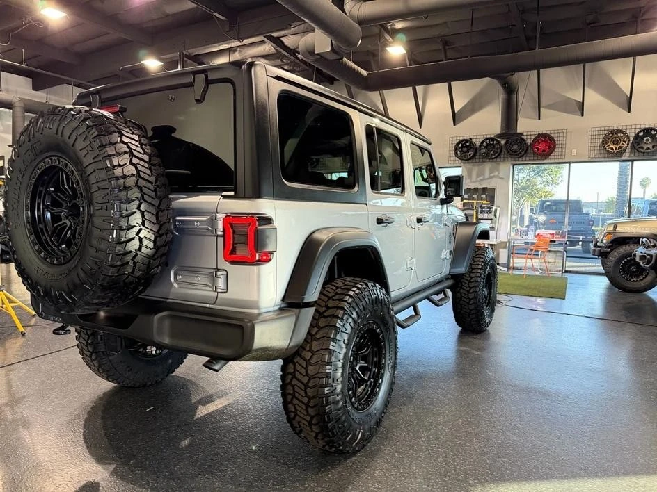 2024 Jeep JL Wrangler - Image 20 of 28