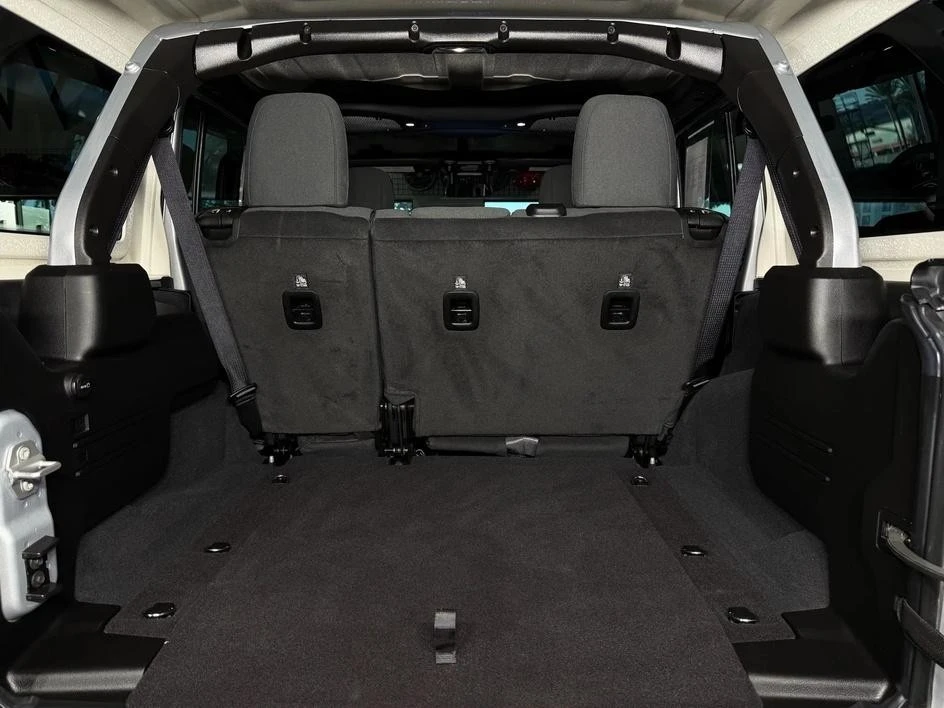 2024 Jeep JL Wrangler - Image 15 of 28