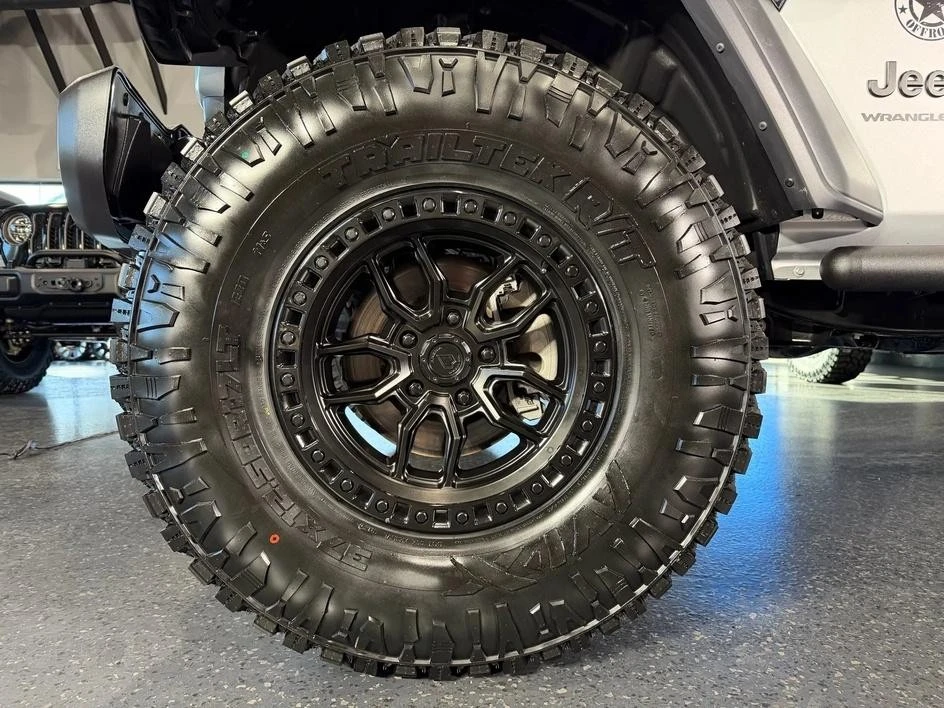 2024 Jeep JL Wrangler - Image 16 of 28