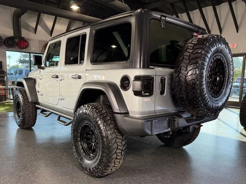 2024 Jeep JL Wrangler - Image 27 of 28