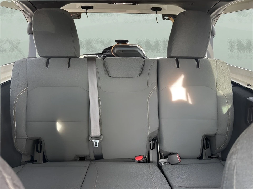 2024 Jeep JL Wrangler - Image 10 of 12