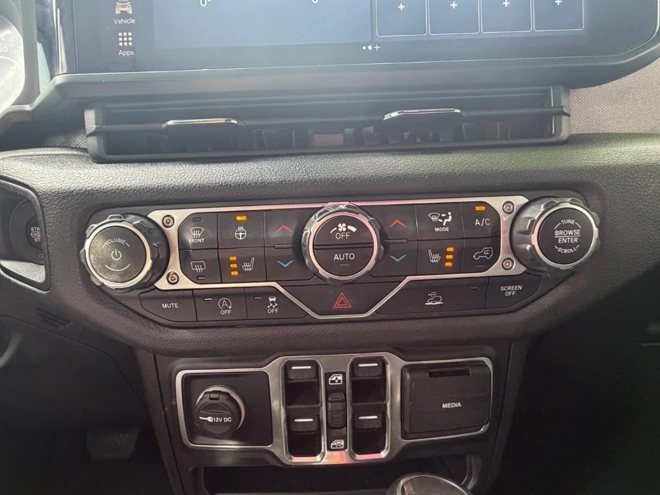 2024 Jeep JL Wrangler - Image 15 of 21