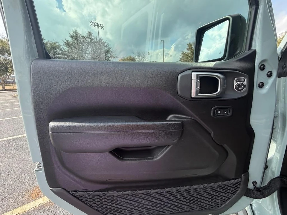 2024 Jeep JL Wrangler - Image 5 of 21