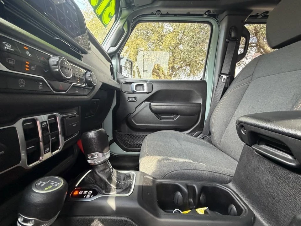 2024 Jeep JL Wrangler - Image 16 of 21
