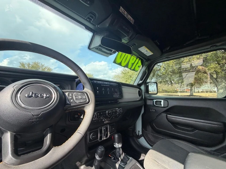 2024 Jeep JL Wrangler - Image 9 of 21