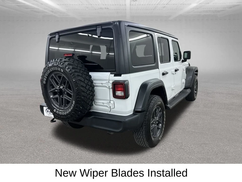 2024 Jeep JL Wrangler - Image 15 of 31