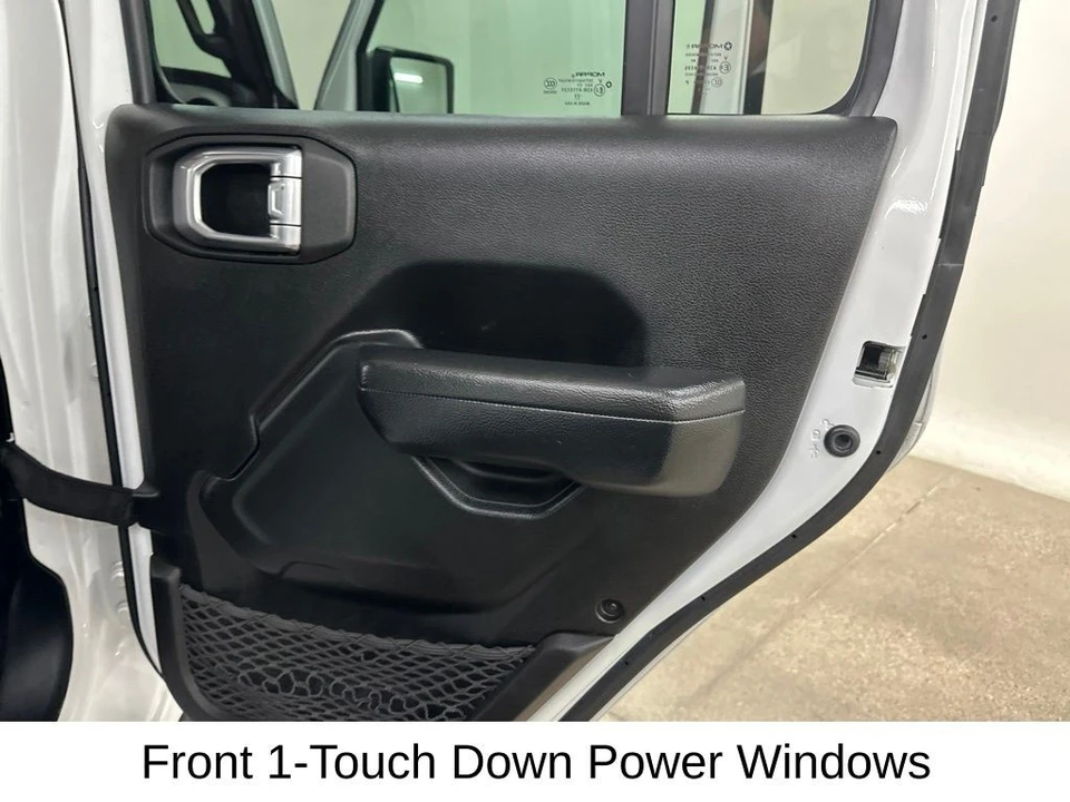 2024 Jeep JL Wrangler - Image 25 of 31