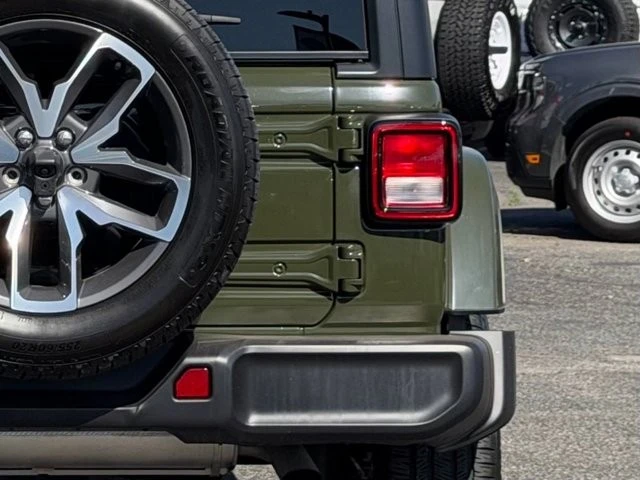 2024 Jeep JL Wrangler - Image 9 of 21