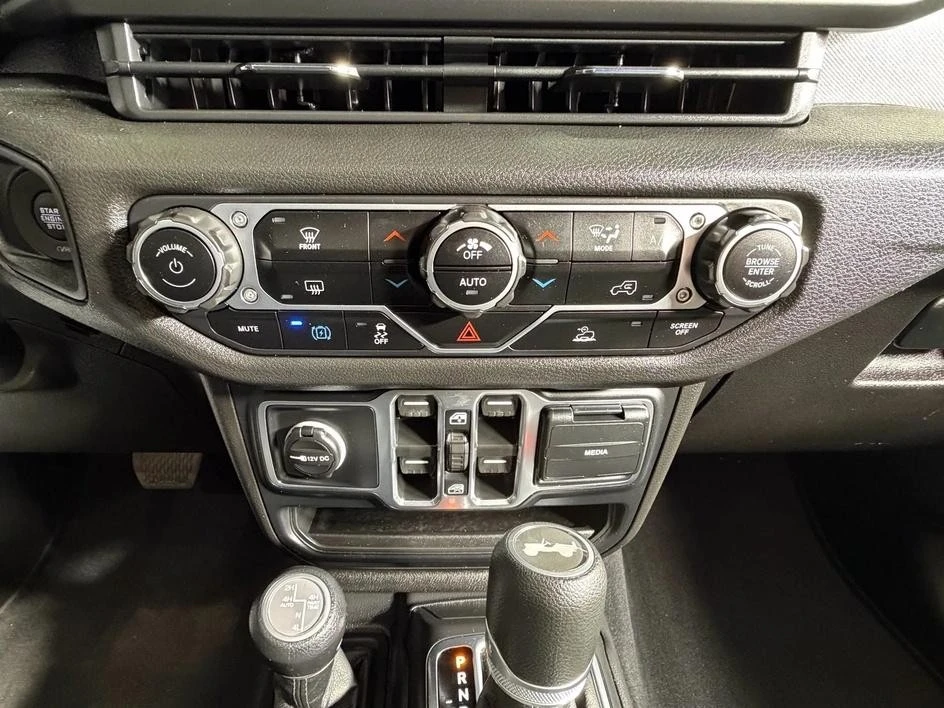 2024 Jeep JL Wrangler - Image 18 of 26