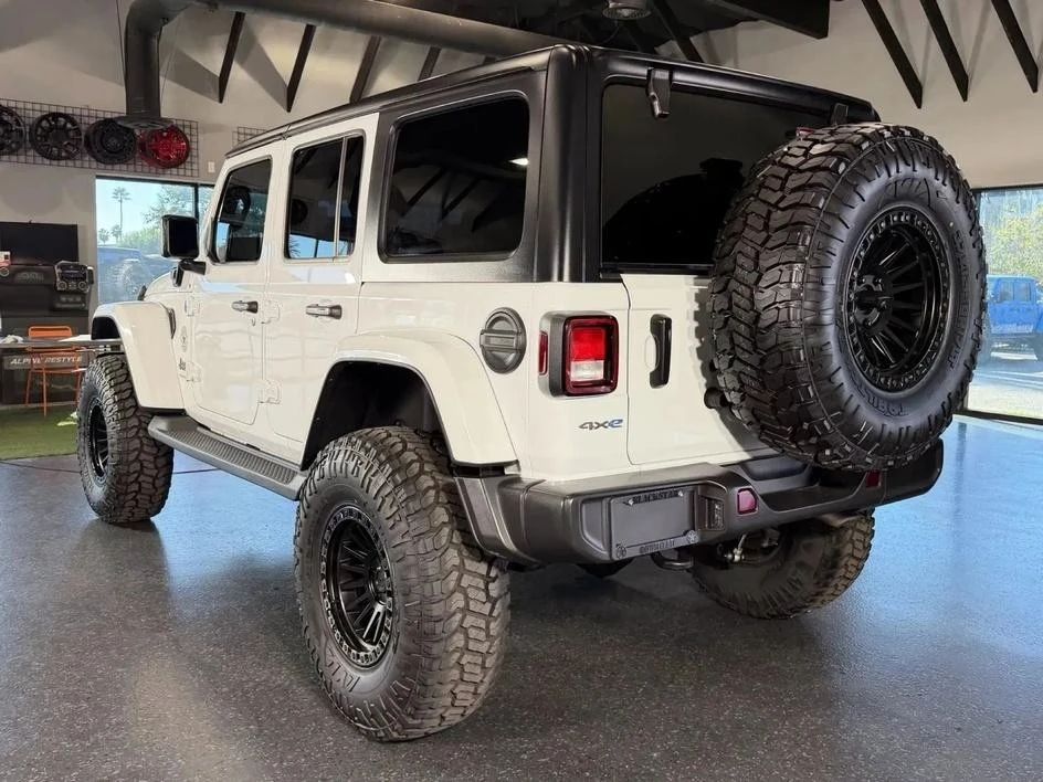 2024 Jeep JL Wrangler - Image 9 of 26