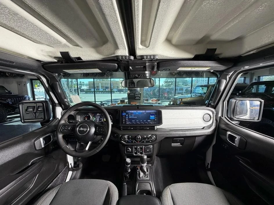 2024 Jeep JL Wrangler - Image 17 of 26