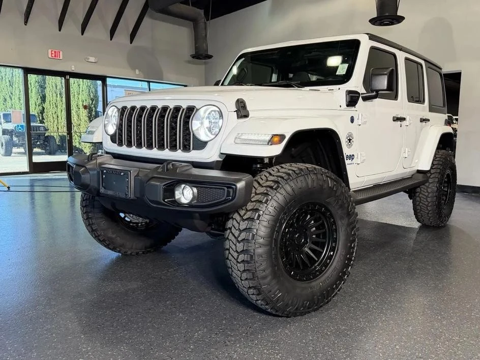 2024 Jeep JL Wrangler - Image 25 of 26