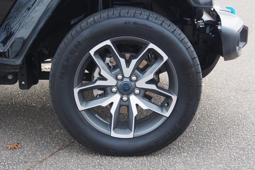 2024 Jeep JL Wrangler - Image 9 of 21