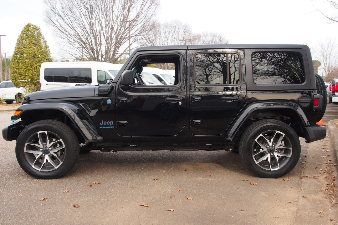 2024 Jeep JL Wrangler - Image 4 of 21