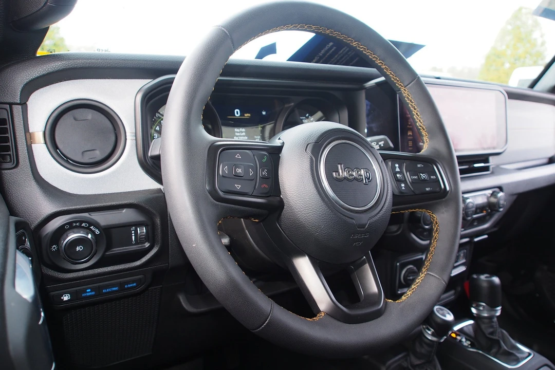 2024 Jeep JL Wrangler - Image 15 of 21