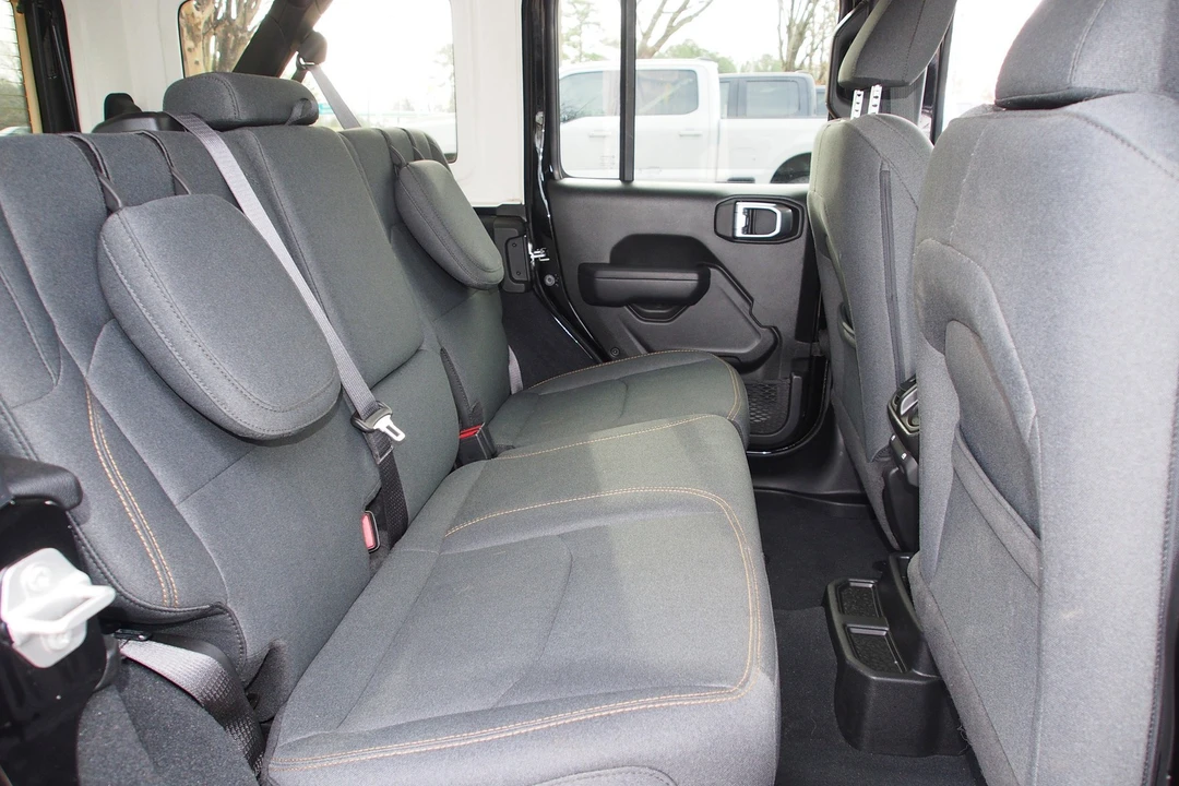 2024 Jeep JL Wrangler - Image 13 of 21