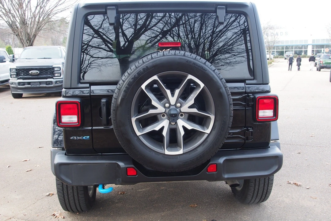 2024 Jeep JL Wrangler - Image 6 of 21