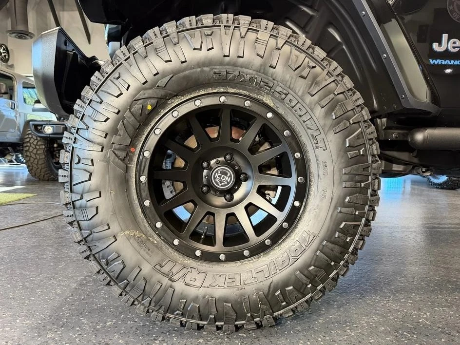 2024 Jeep JL Wrangler - Image 23 of 28
