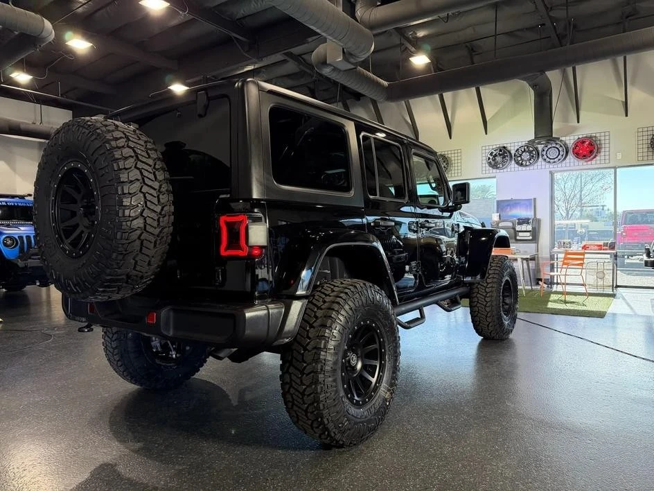2024 Jeep JL Wrangler - Image 27 of 28