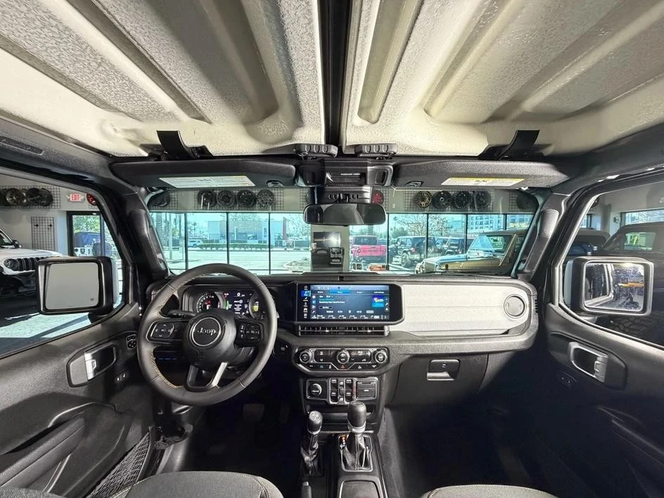 2024 Jeep JL Wrangler - Image 17 of 28