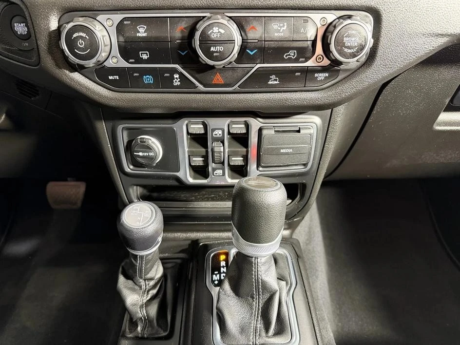 2024 Jeep JL Wrangler - Image 19 of 28