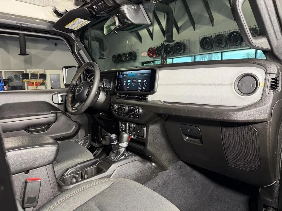 2024 Jeep JL Wrangler - Image 16 of 28
