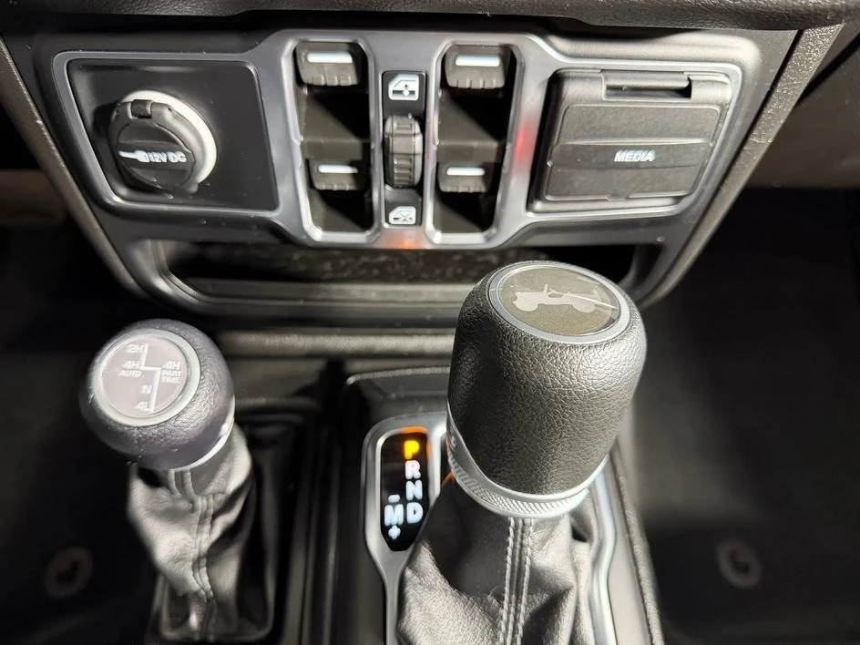 2024 Jeep JL Wrangler - Image 20 of 28