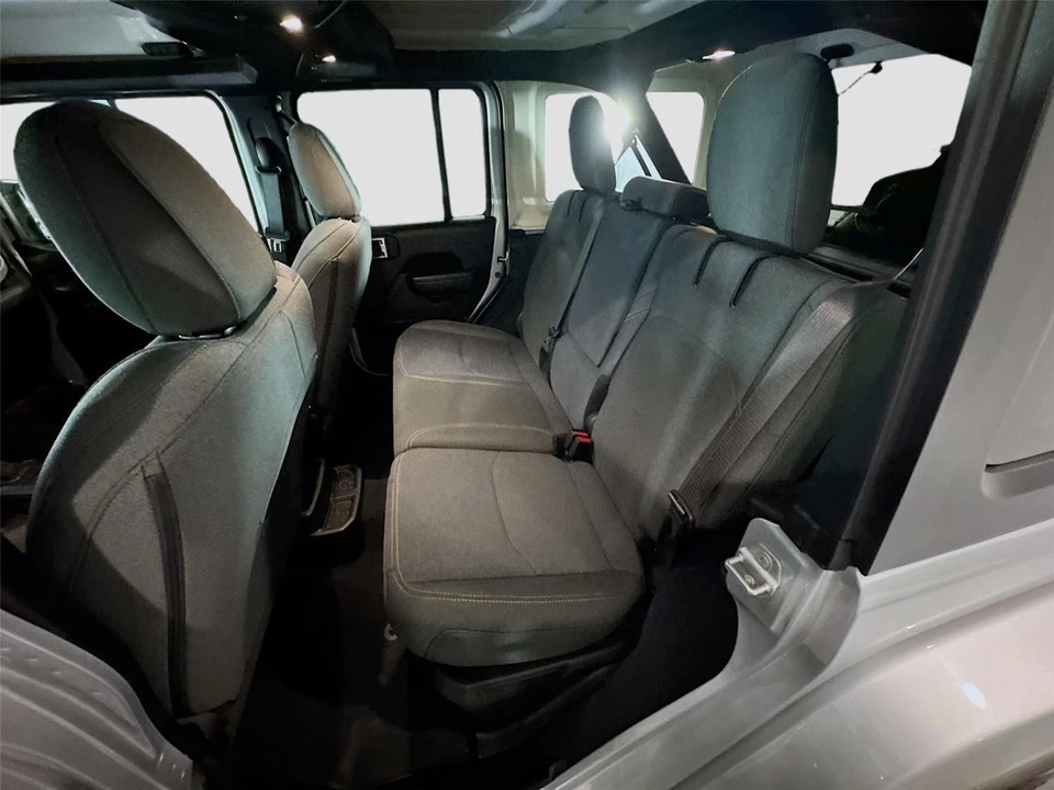 2024 Jeep JL Wrangler - Image 15 of 21