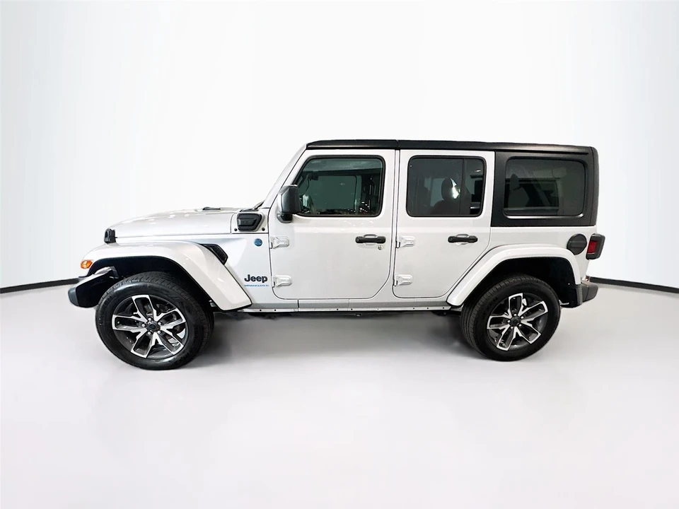 2024 Jeep JL Wrangler - Image 25 of 31