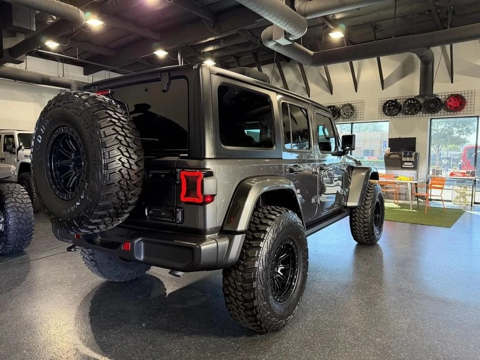 2024 Jeep JL Wrangler - Image 23 of 24