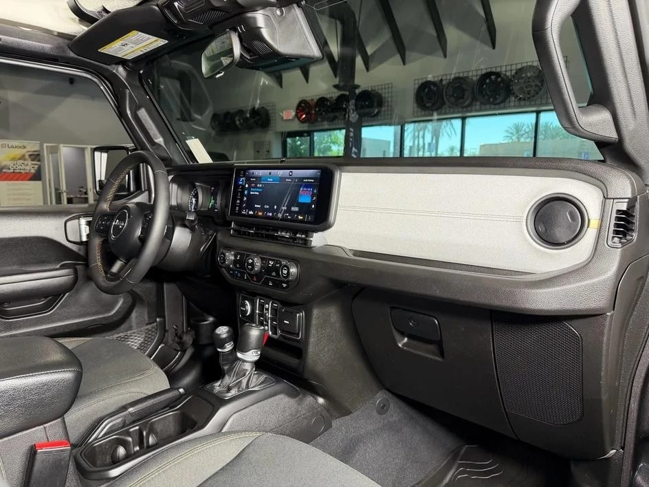 2024 Jeep JL Wrangler - Image 15 of 24