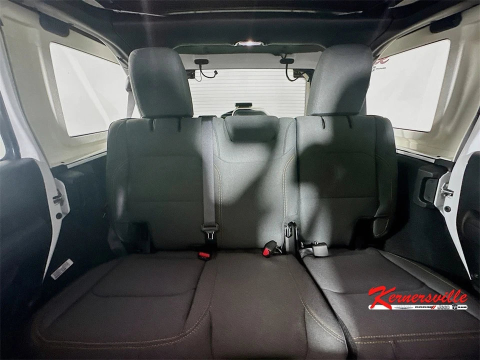 2024 Jeep JL Wrangler - Image 10 of 12