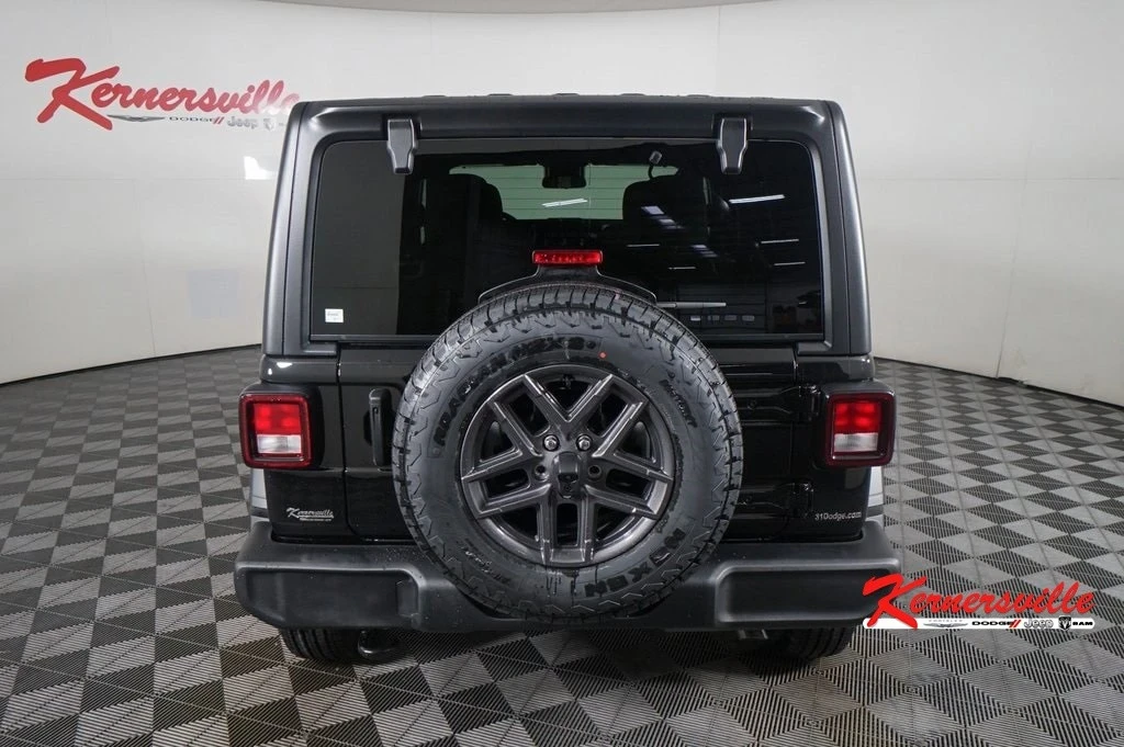 2024 Jeep JL Wrangler - Image 7 of 12