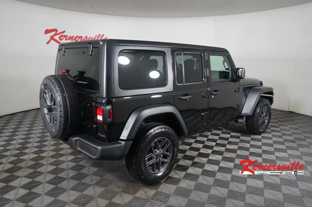 2024 Jeep JL Wrangler - Image 8 of 12