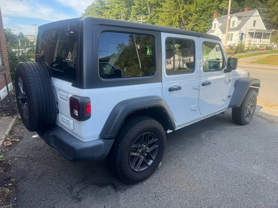 2024 Jeep JL Wrangler - Image 4 of 10