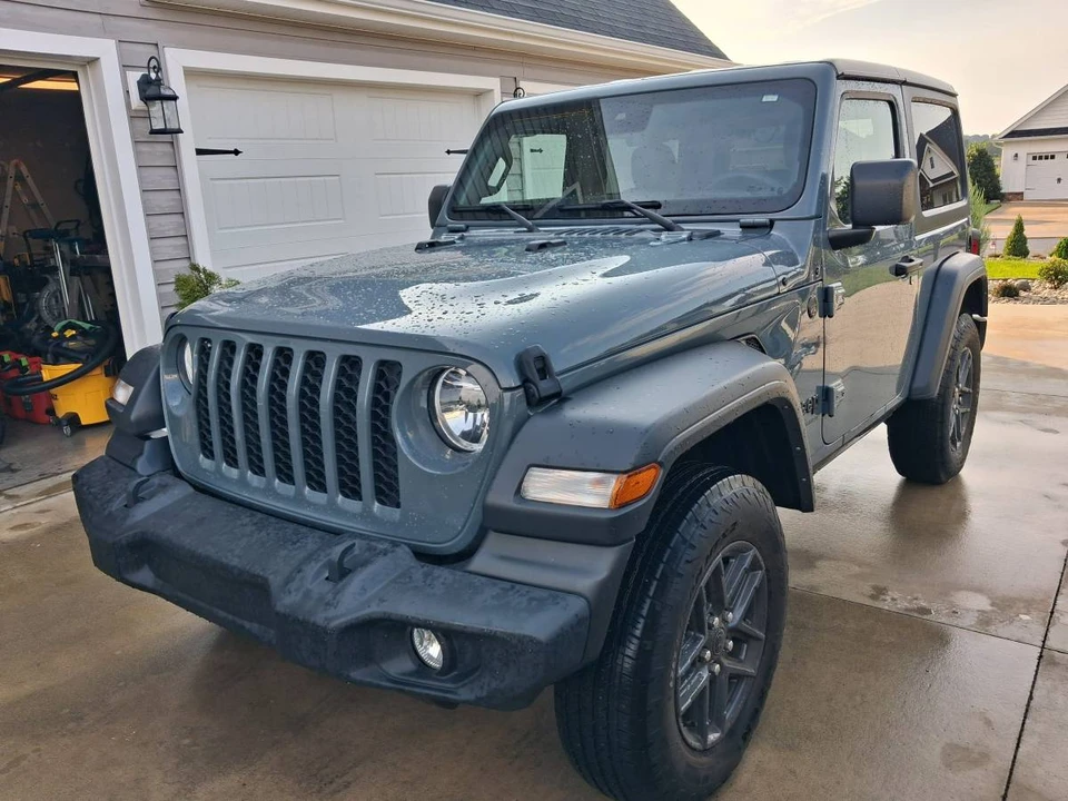 2024 Jeep JL Wrangler - Image 2 of 17