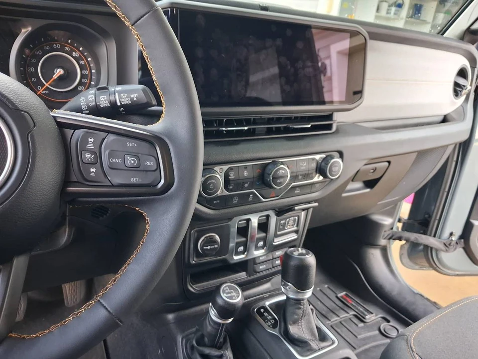 2024 Jeep JL Wrangler - Image 7 of 17