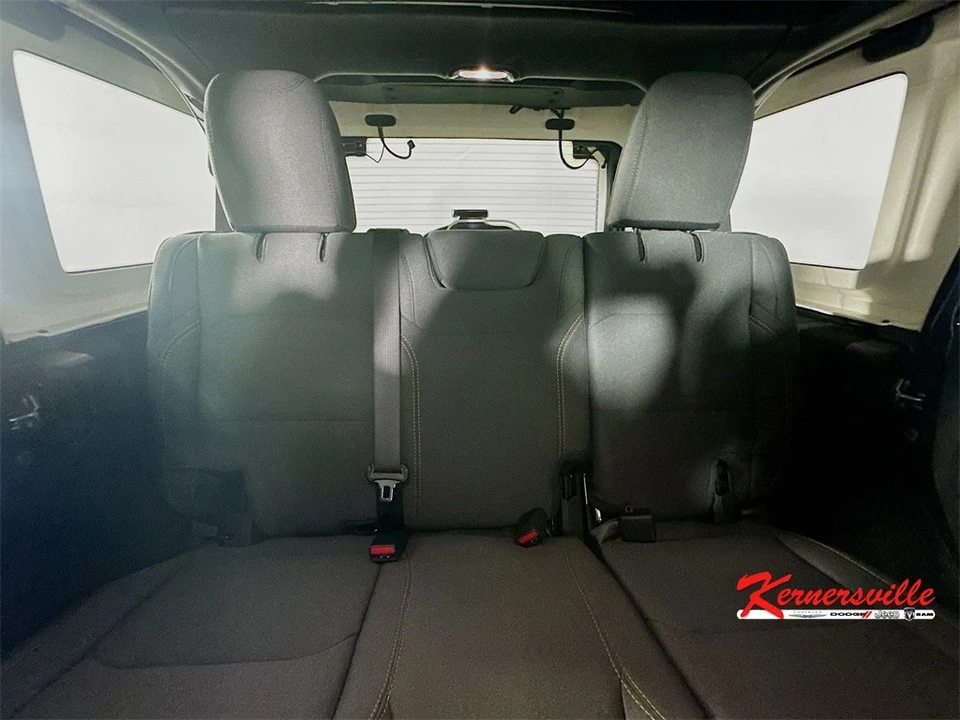 2024 Jeep JL Wrangler - Image 10 of 21