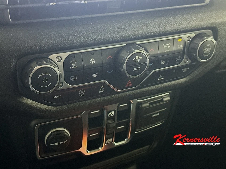 2024 Jeep JL Wrangler - Image 15 of 21