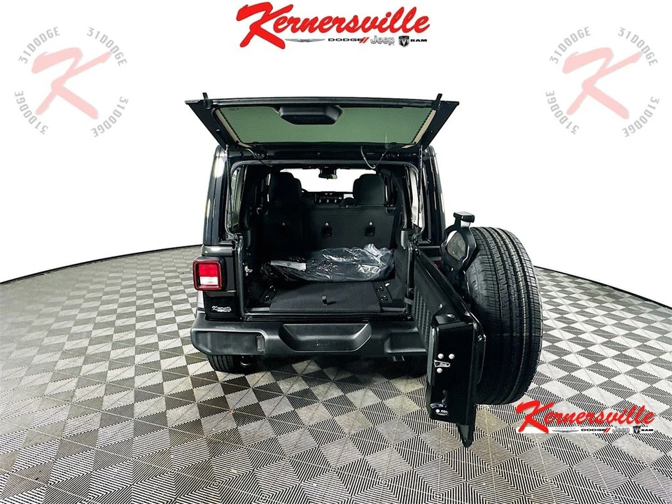 2024 Jeep JL Wrangler - Image 16 of 21