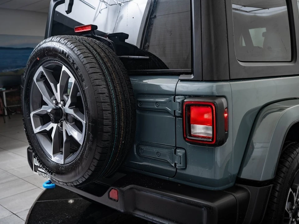 2024 Jeep JL Wrangler - Image 18 of 21