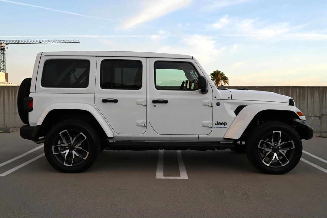 2024 Jeep JL Wrangler - Image 3 of 31