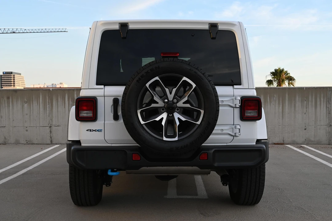 2024 Jeep JL Wrangler - Image 5 of 31